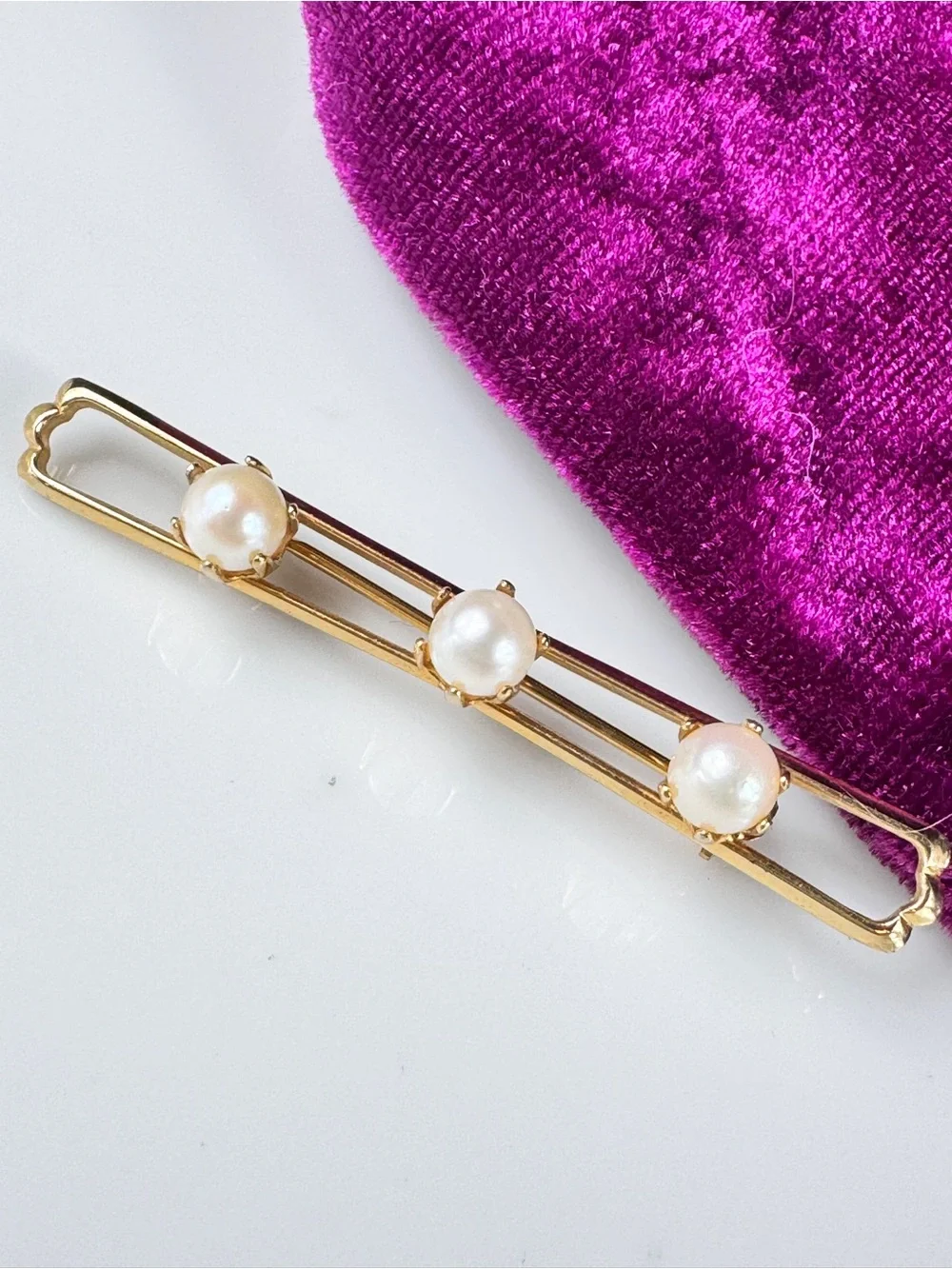 N/A elegant gold